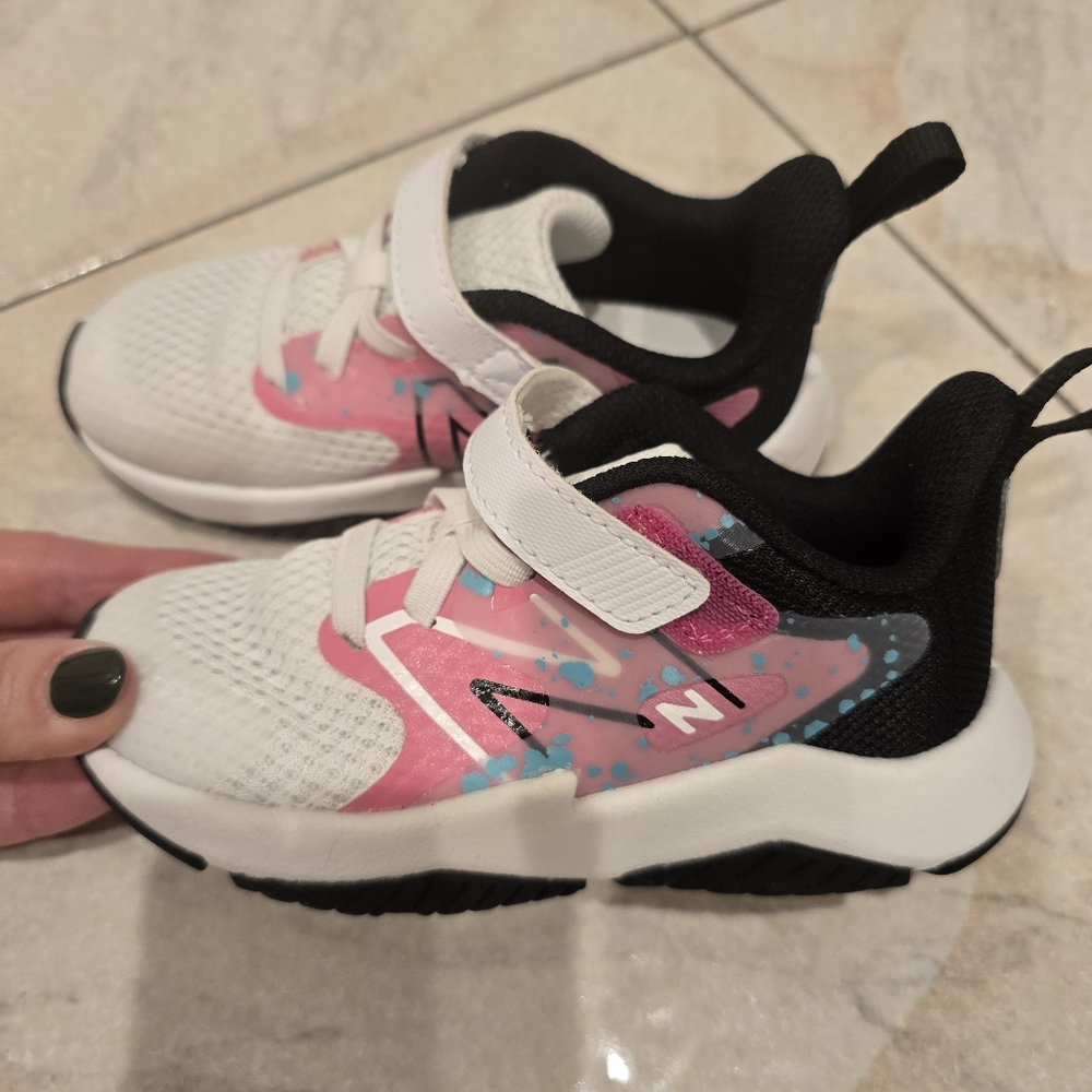 New Balance Kids Rave Run v2 Bungee Lace with Top Strap Sneaker - 9 Toddler